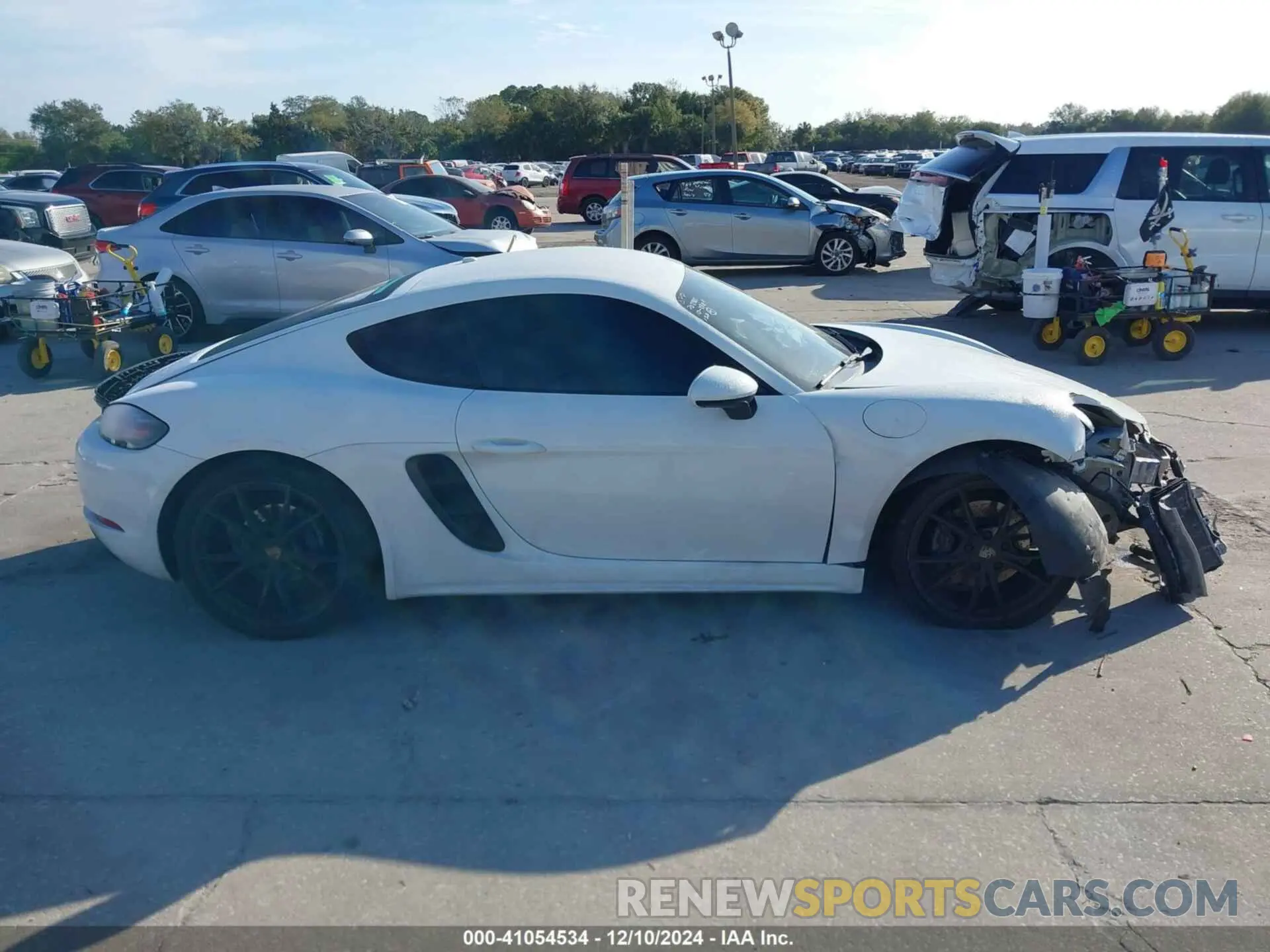 14 fotografías del automóvil dañado WP0AA2A84KS261348 PORSCHE 718 CAYMAN 2019