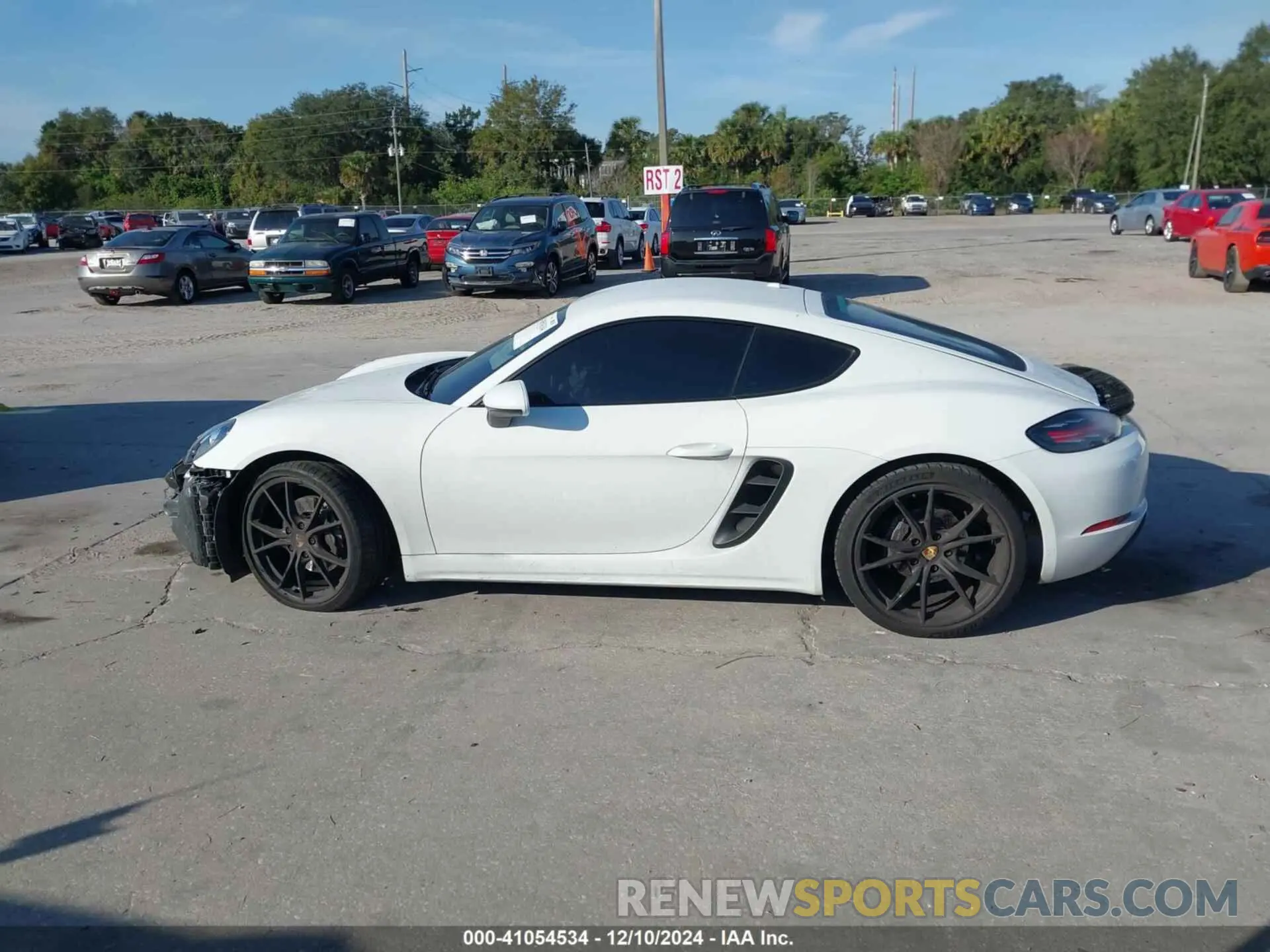 15 fotografías del automóvil dañado WP0AA2A84KS261348 PORSCHE 718 CAYMAN 2019