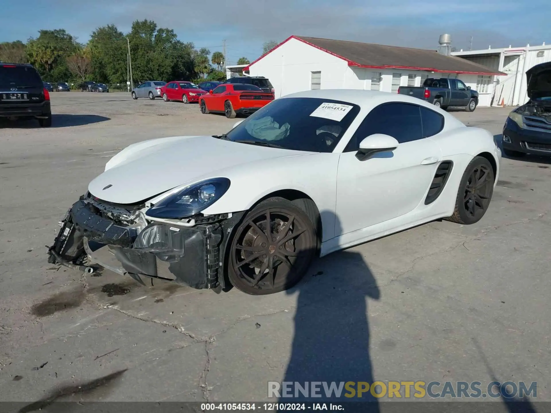 2 fotografías del automóvil dañado WP0AA2A84KS261348 PORSCHE 718 CAYMAN 2019
