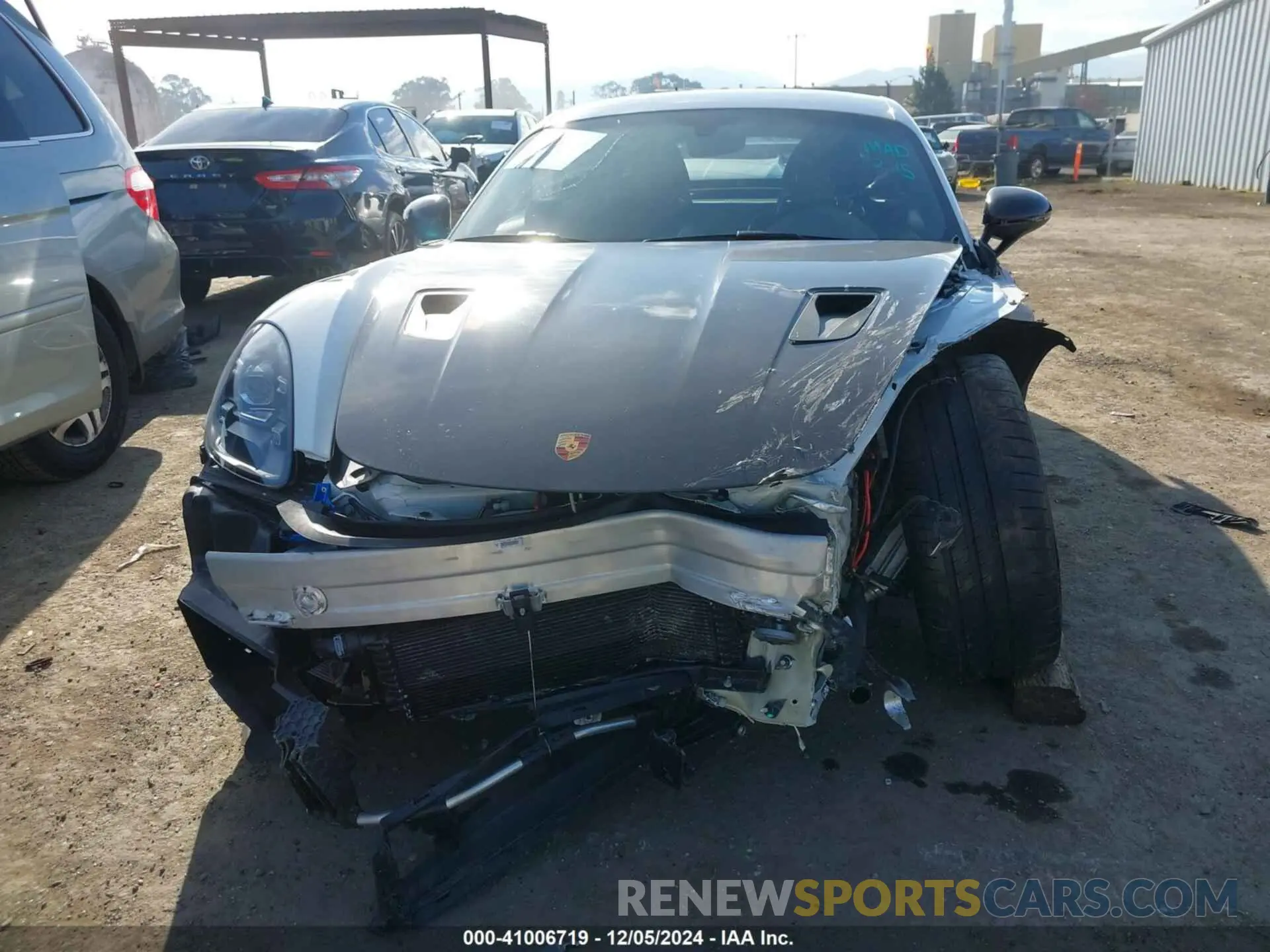 12 fotografías del automóvil dañado WP0AE2A85RS274141 PORSCHE 718 CAYMAN 2024