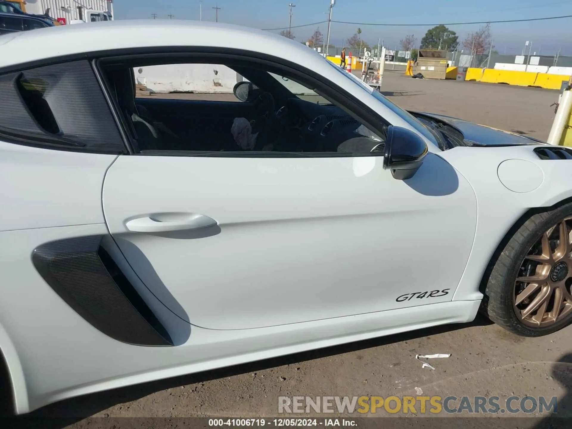 13 fotografías del automóvil dañado WP0AE2A85RS274141 PORSCHE 718 CAYMAN 2024