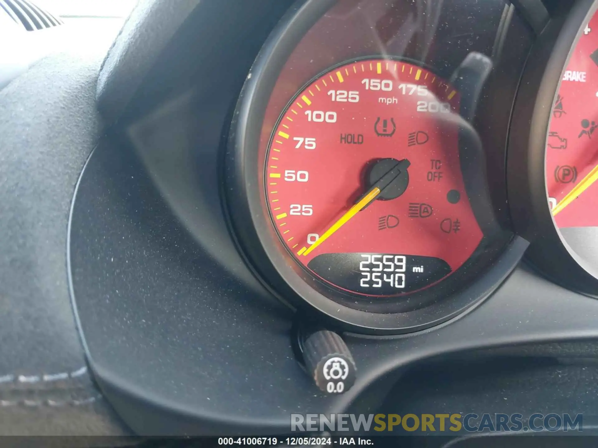 15 fotografías del automóvil dañado WP0AE2A85RS274141 PORSCHE 718 CAYMAN 2024