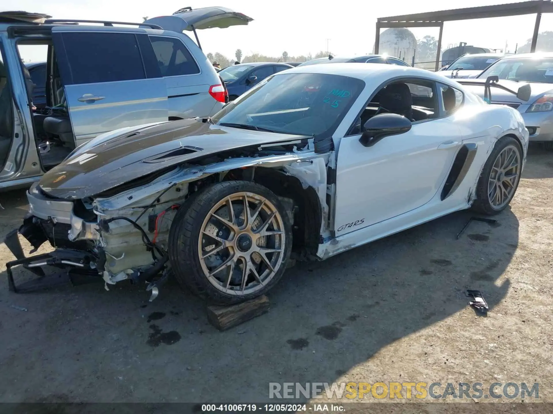 2 fotografías del automóvil dañado WP0AE2A85RS274141 PORSCHE 718 CAYMAN 2024