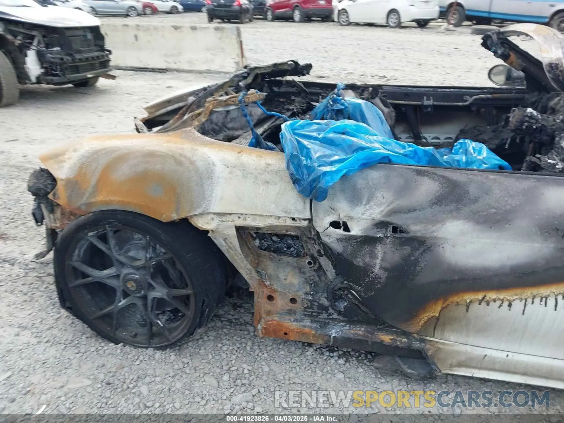 12 fotografías del automóvil dañado WP0CE2A85SK237170 PORSCHE 718 SPYDER 2025
