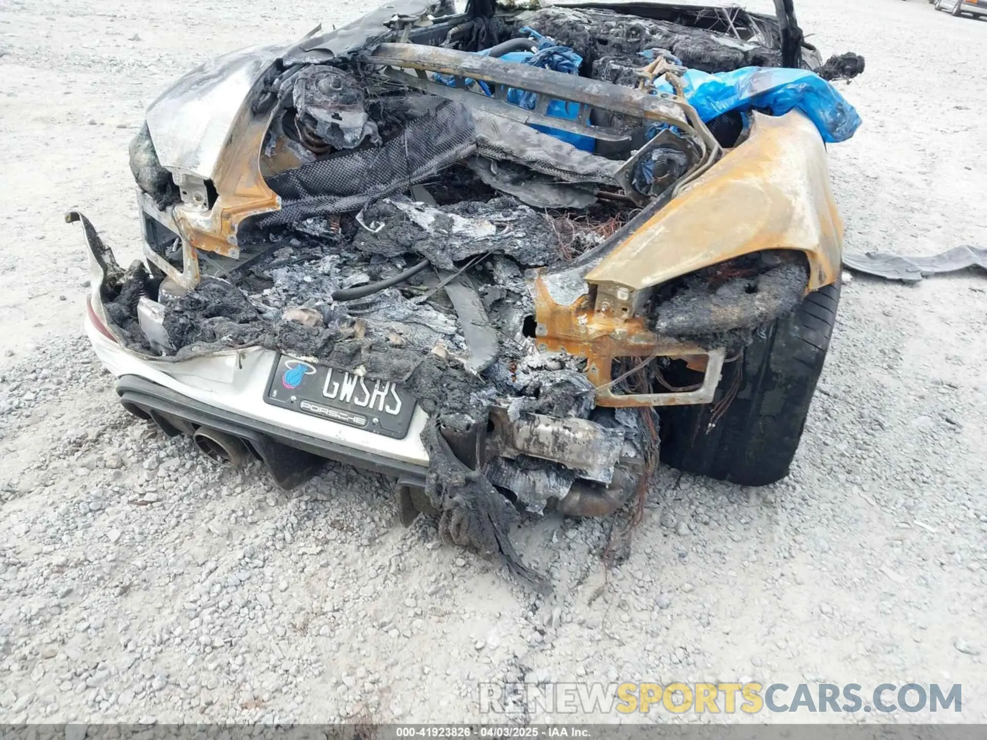 13 fotografías del automóvil dañado WP0CE2A85SK237170 PORSCHE 718 SPYDER 2025