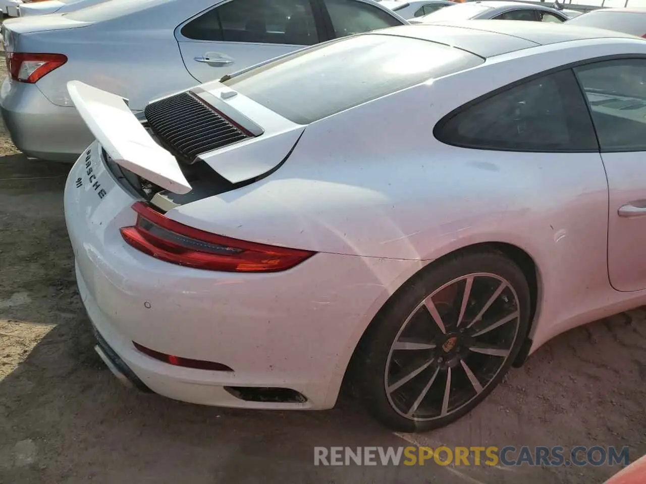 10 fotografías del automóvil dañado WP0AA2A9XKS104030 PORSCHE 911 2019