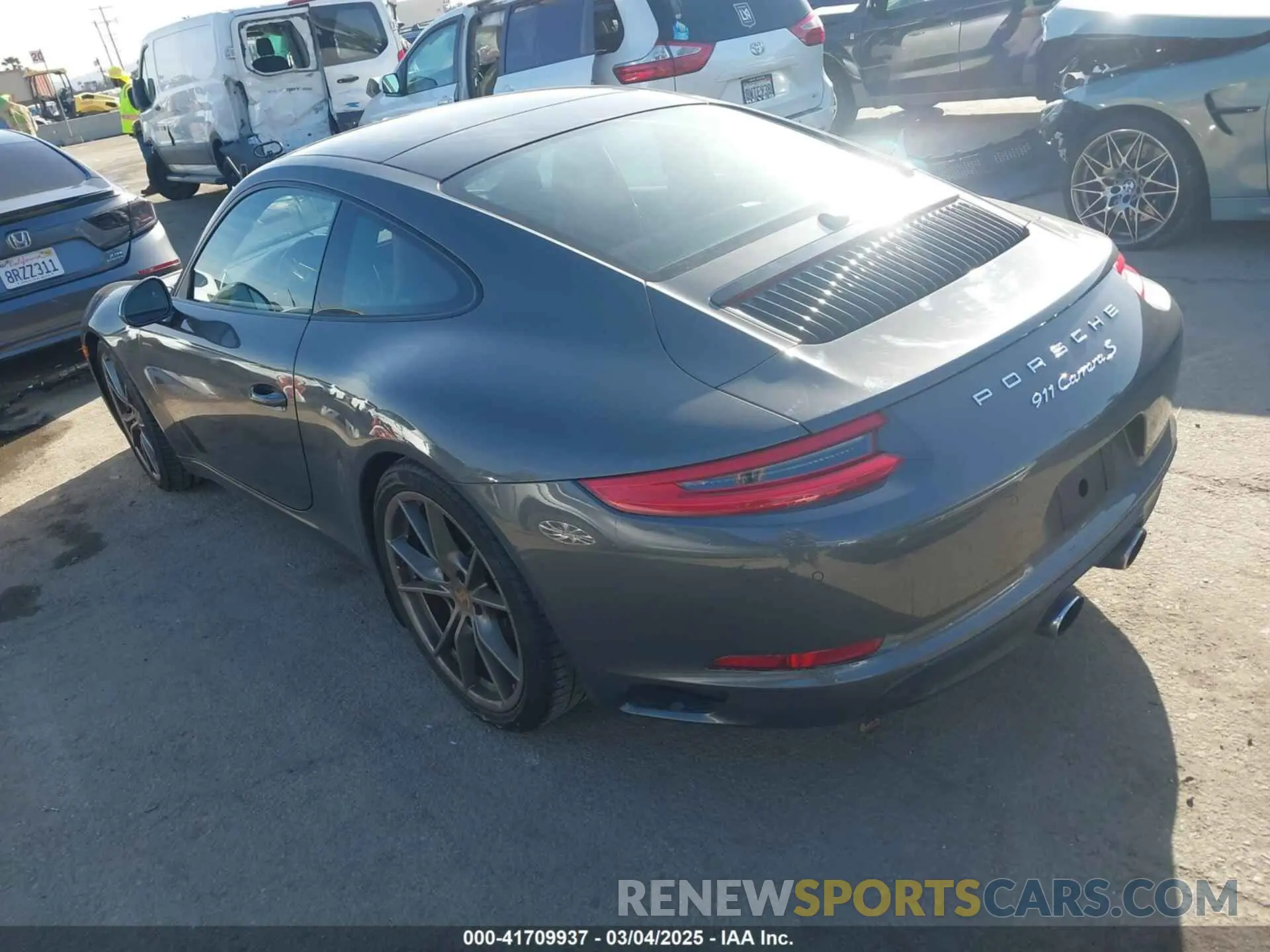 3 fotografías del automóvil dañado WP0AB2A90KS114837 PORSCHE 911 2019