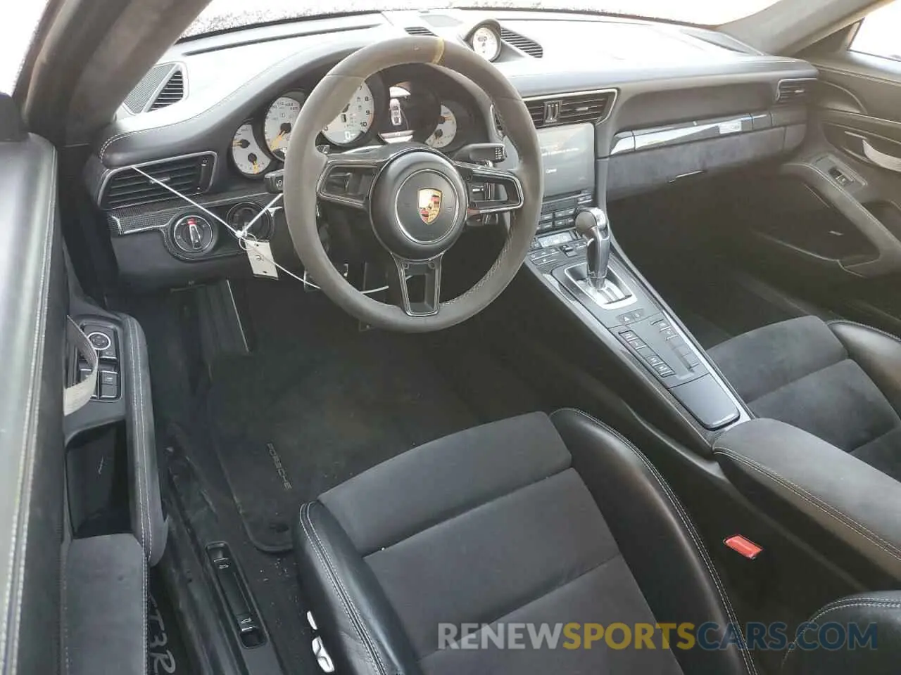 8 fotografías del automóvil dañado WP0AF2A92KS164501 PORSCHE 911 2019