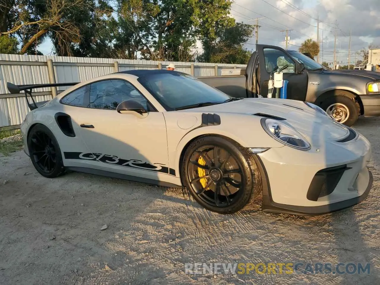 4 fotografías del automóvil dañado WP0AF2A94KS165438 PORSCHE 911 2019