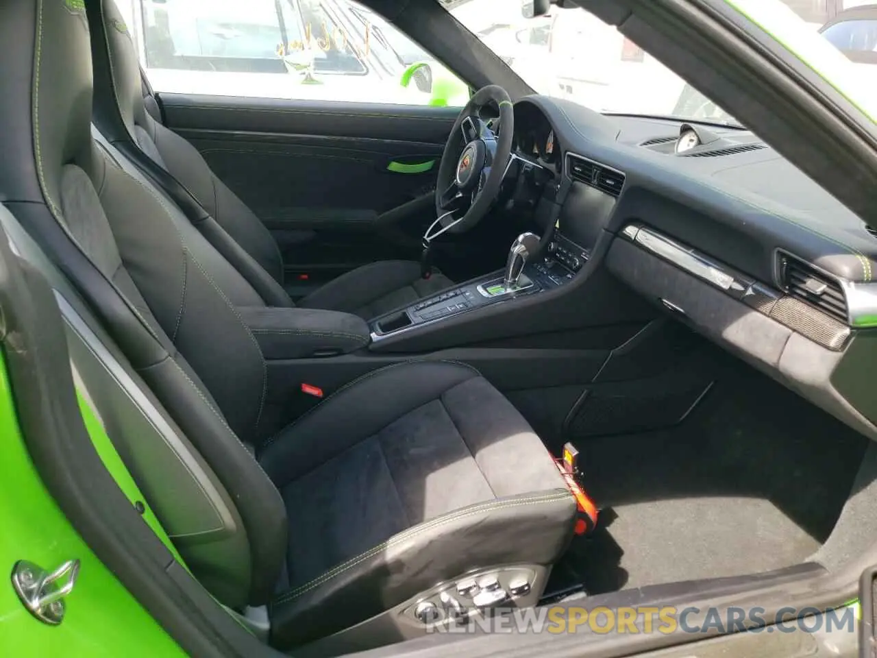 5 fotografías del automóvil dañado WP0AF2A95KS164993 PORSCHE 911 2019