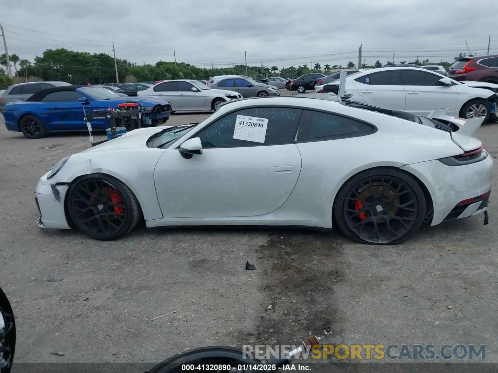 14 fotografías del automóvil dañado WP0AA2A95MS206533 PORSCHE 911 2021