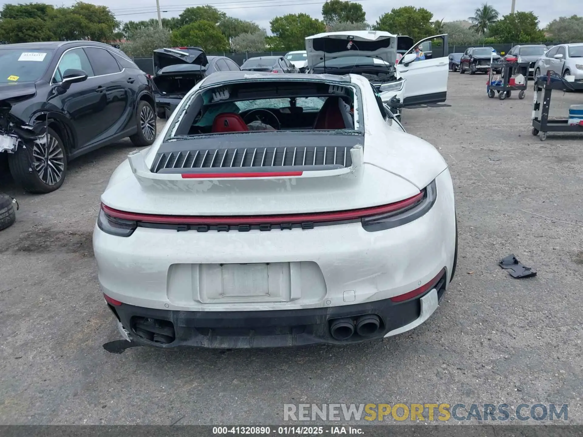 16 fotografías del automóvil dañado WP0AA2A95MS206533 PORSCHE 911 2021
