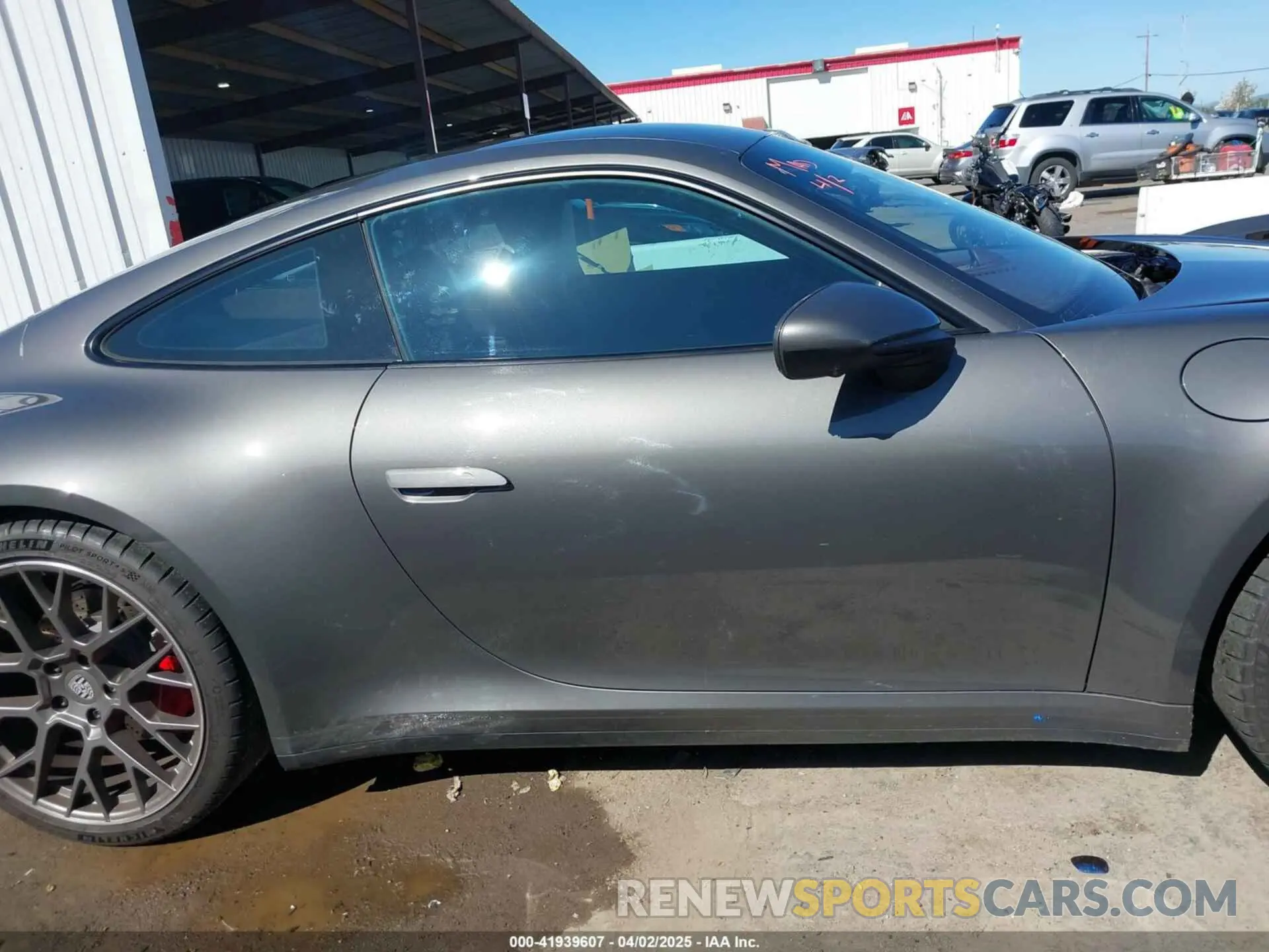 14 fotografías del automóvil dañado WP0AB2A95NS220866 PORSCHE 911 2022