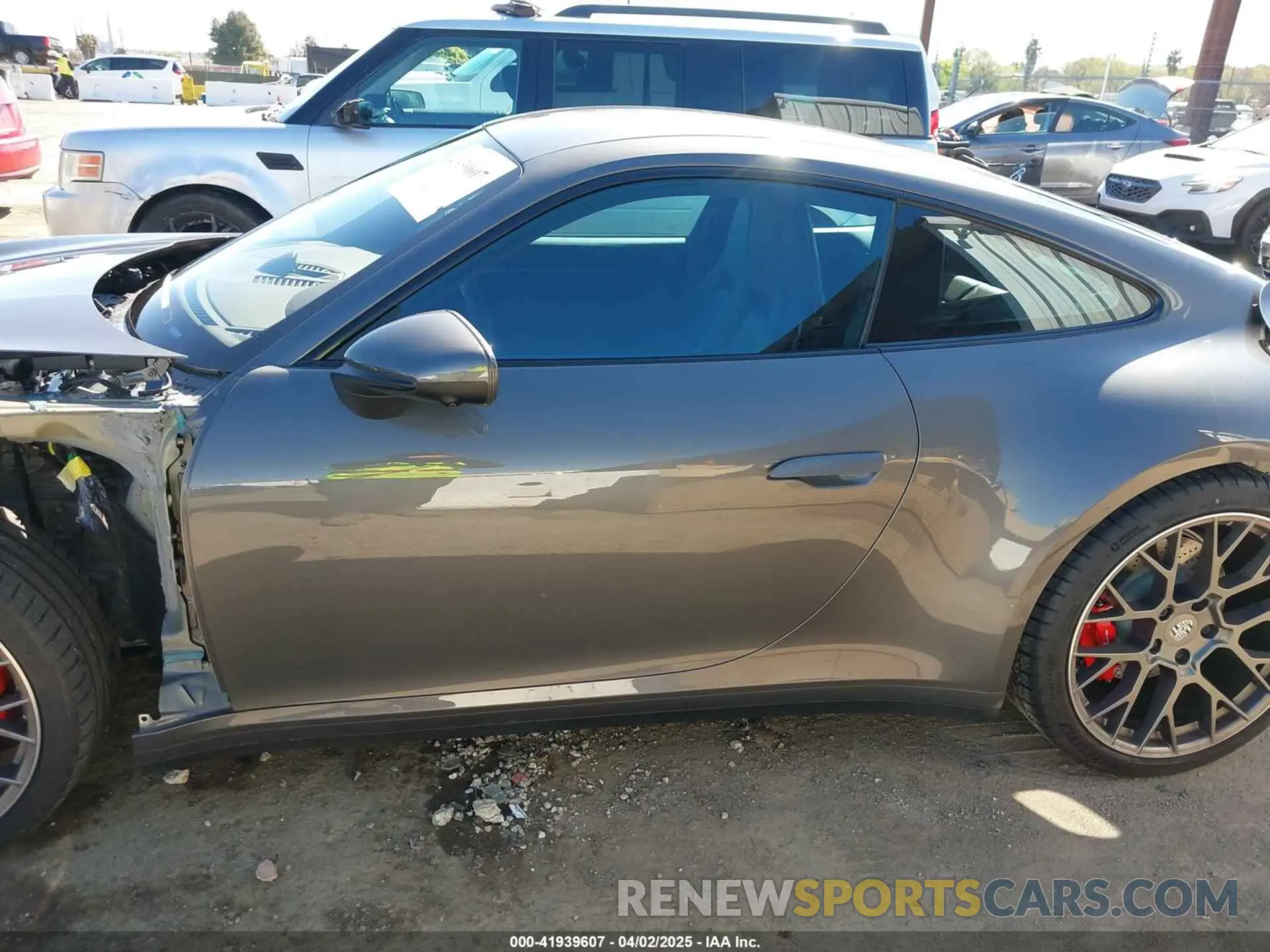 15 fotografías del automóvil dañado WP0AB2A95NS220866 PORSCHE 911 2022