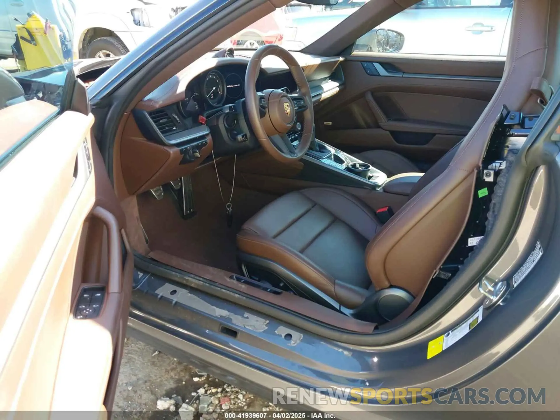 5 fotografías del automóvil dañado WP0AB2A95NS220866 PORSCHE 911 2022