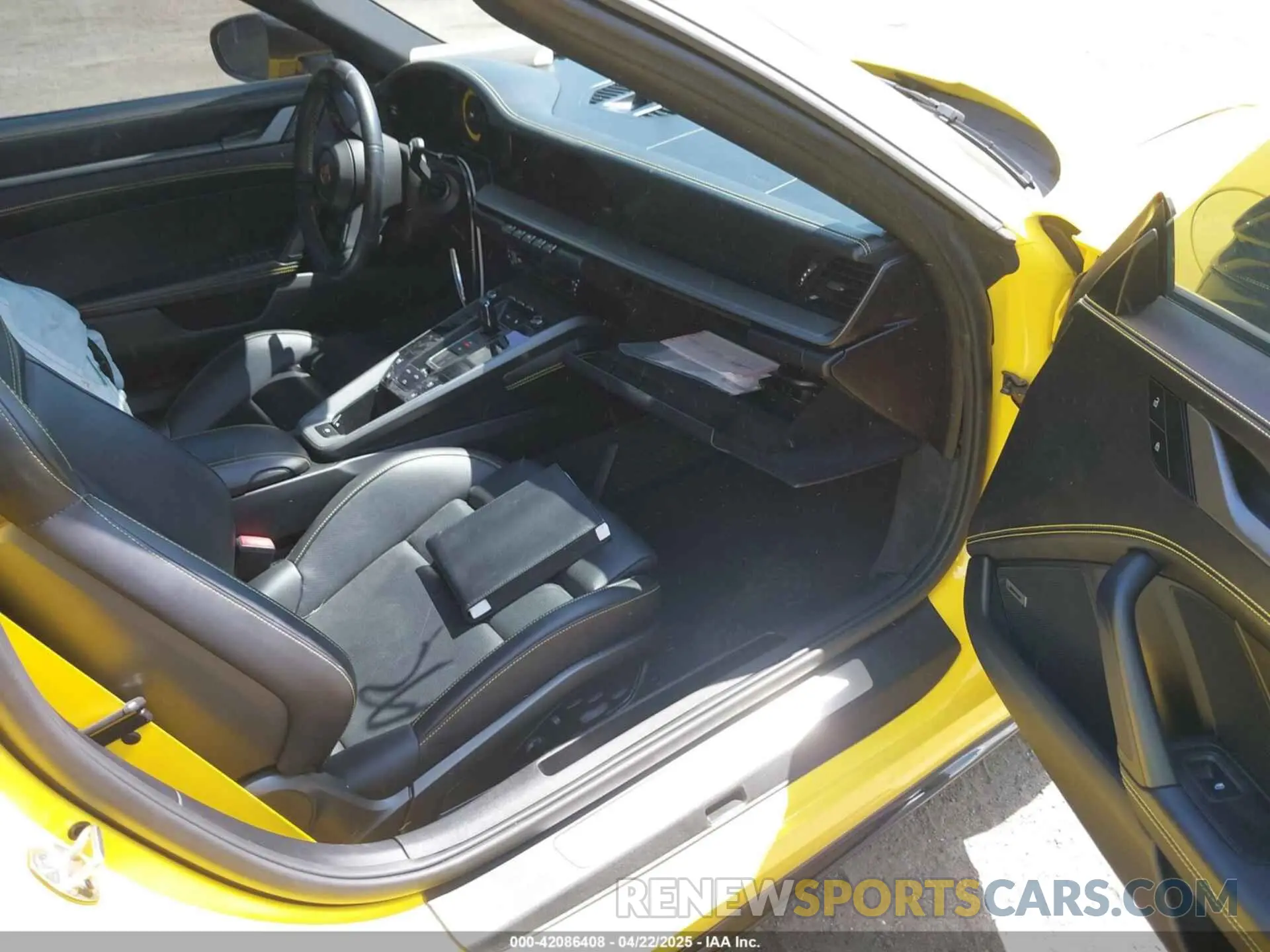 5 fotografías del automóvil dañado WP0CB2A92NS245314 PORSCHE 911 2022