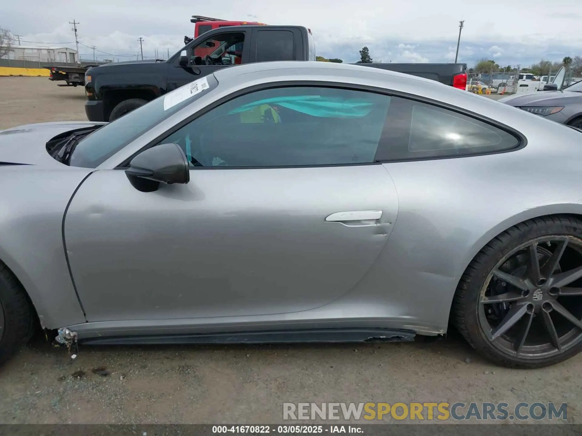 15 fotografías del automóvil dañado WP0AA2A95RS207849 PORSCHE 911 2024