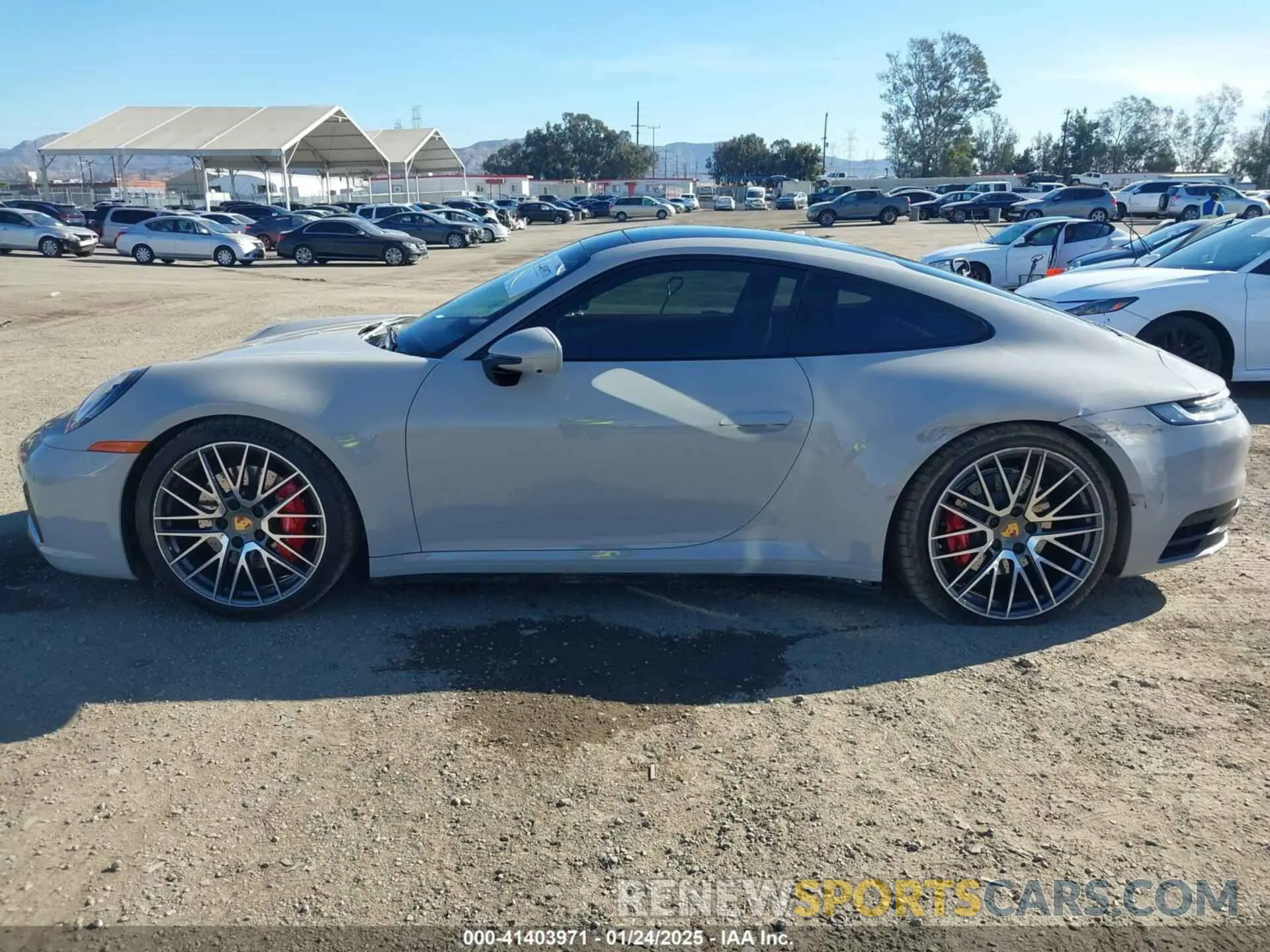 14 fotografías del automóvil dañado WP0AB2A99RS220309 PORSCHE 911 2024