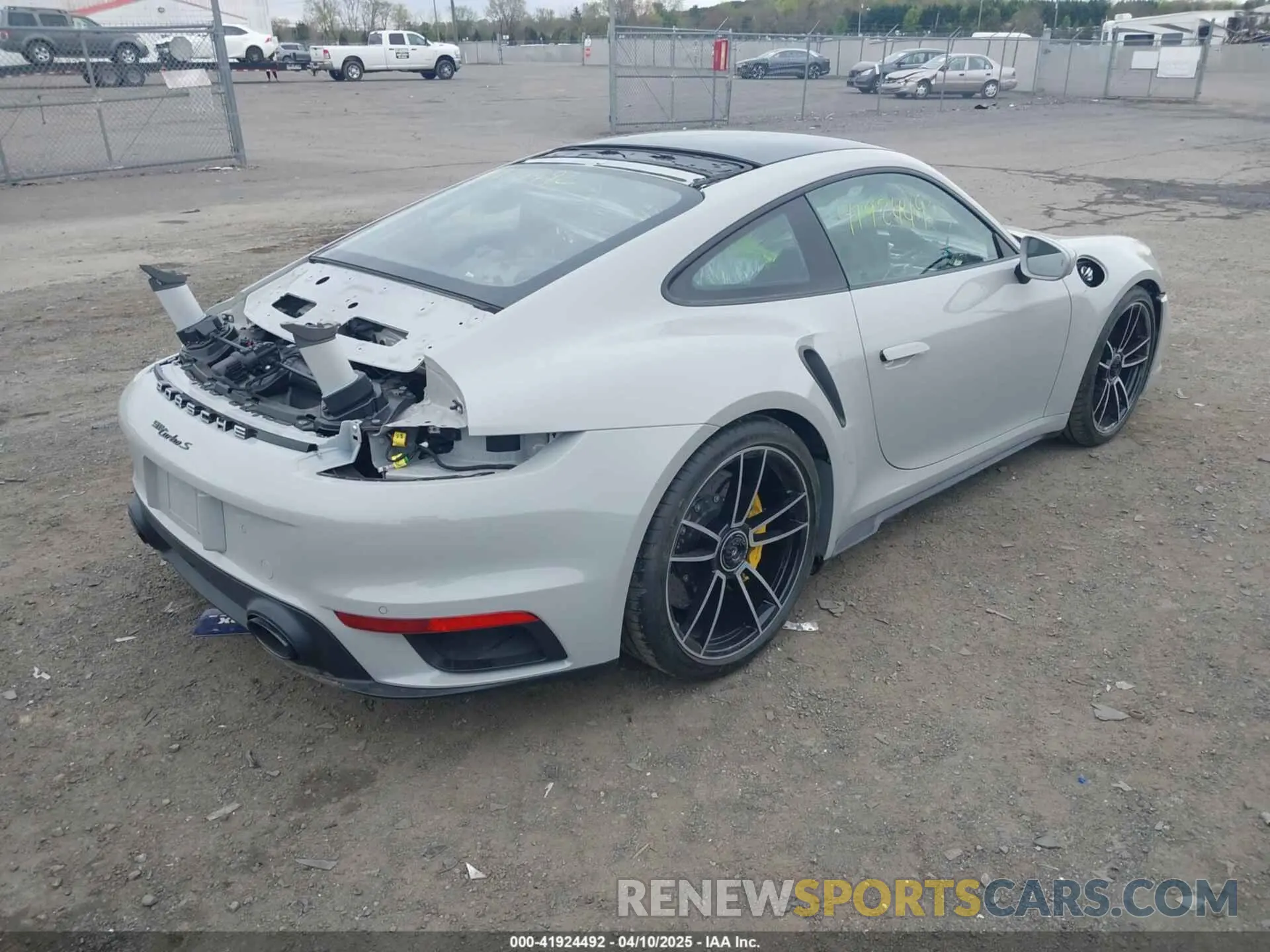 4 fotografías del automóvil dañado WP0AD2A99SS265136 PORSCHE 911 2025