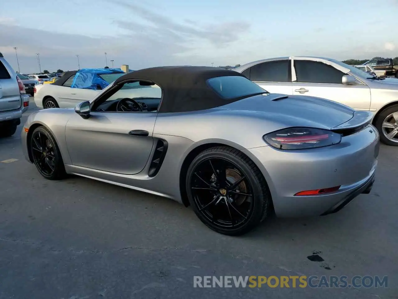 2 fotografías del automóvil dañado WP0CA2A89KS210405 PORSCHE BOXSTER 2019