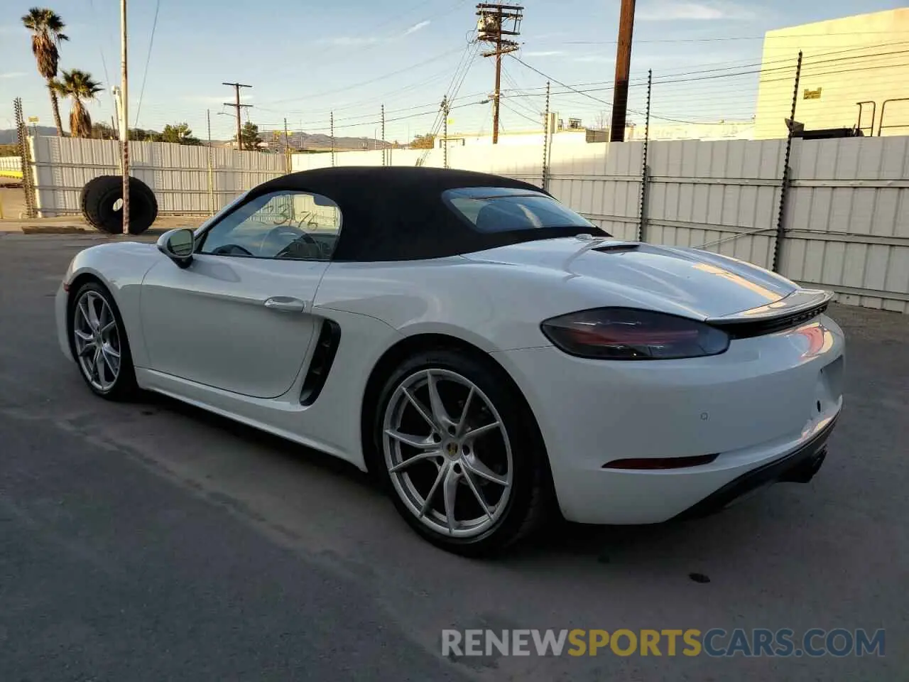 3 fotografías del automóvil dañado WP0CA2A86MS210428 PORSCHE BOXSTER 2021