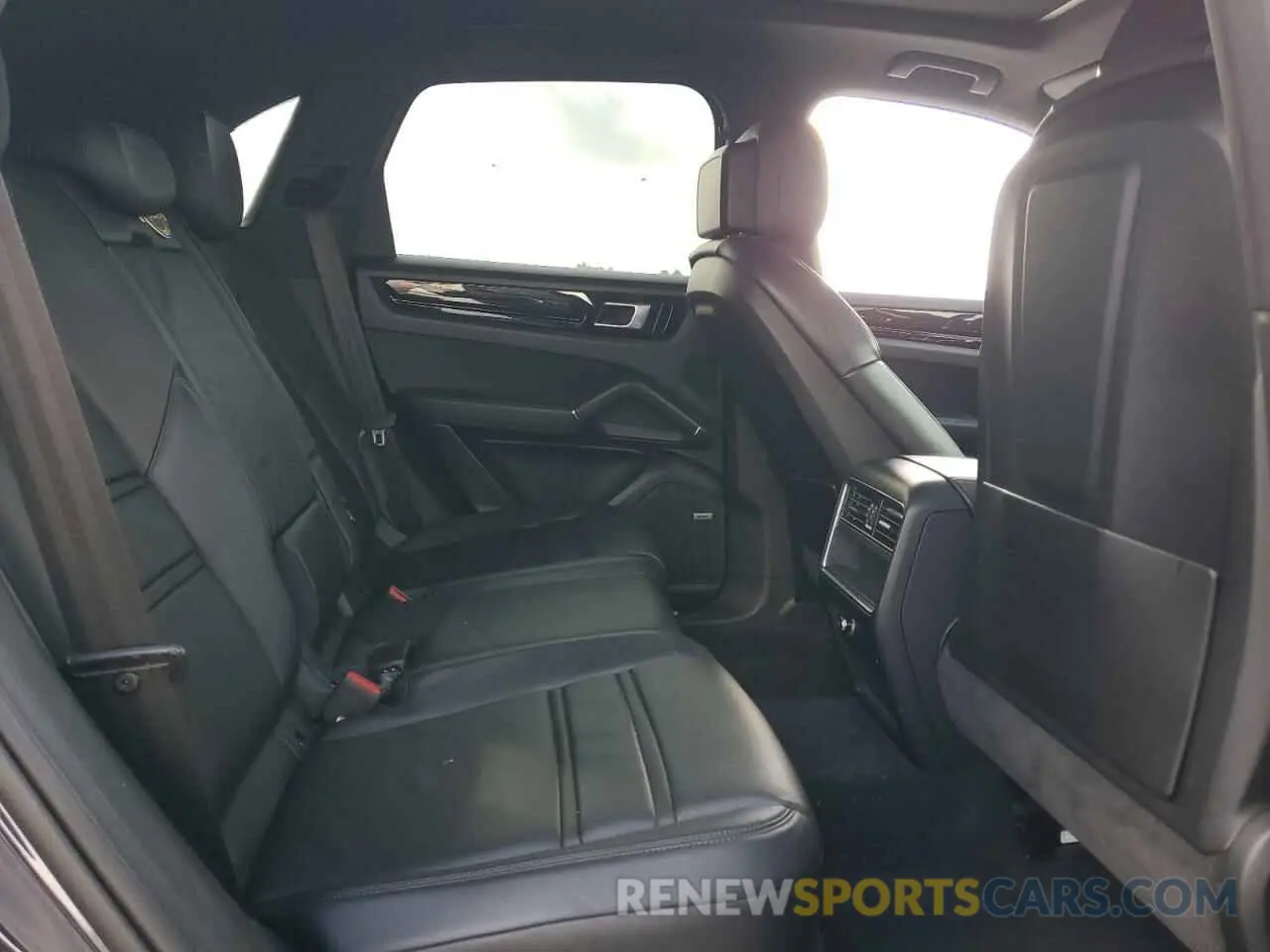 11 fotografías del automóvil dañado WP1AA2AY1KDA10242 PORSCHE CAYENNE 2019