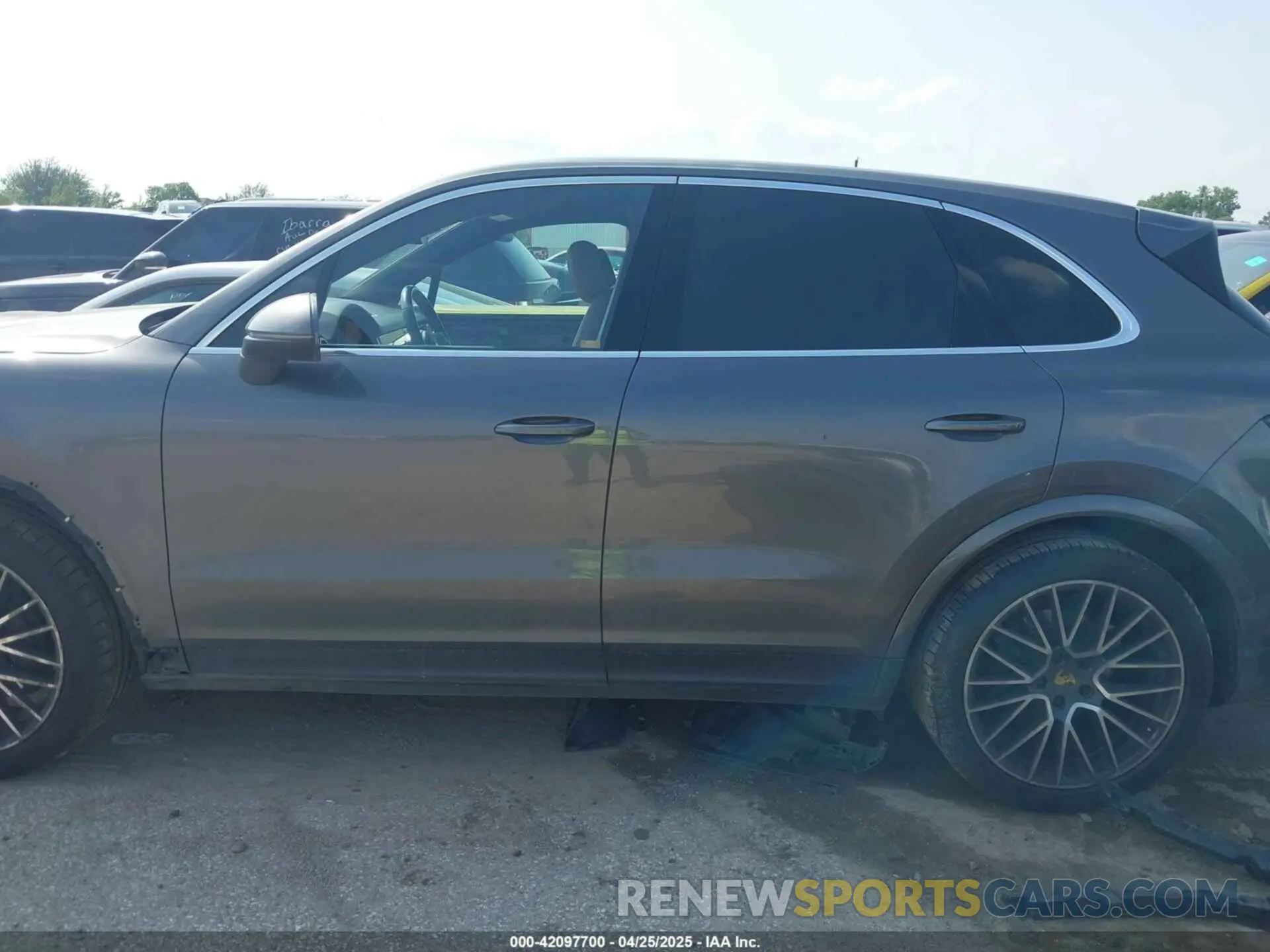 15 fotografías del automóvil dañado WP1AA2AY1KDA15473 PORSCHE CAYENNE 2019