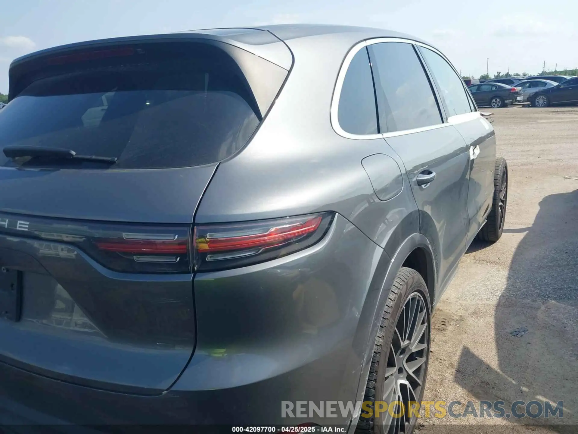 4 fotografías del automóvil dañado WP1AA2AY1KDA15473 PORSCHE CAYENNE 2019