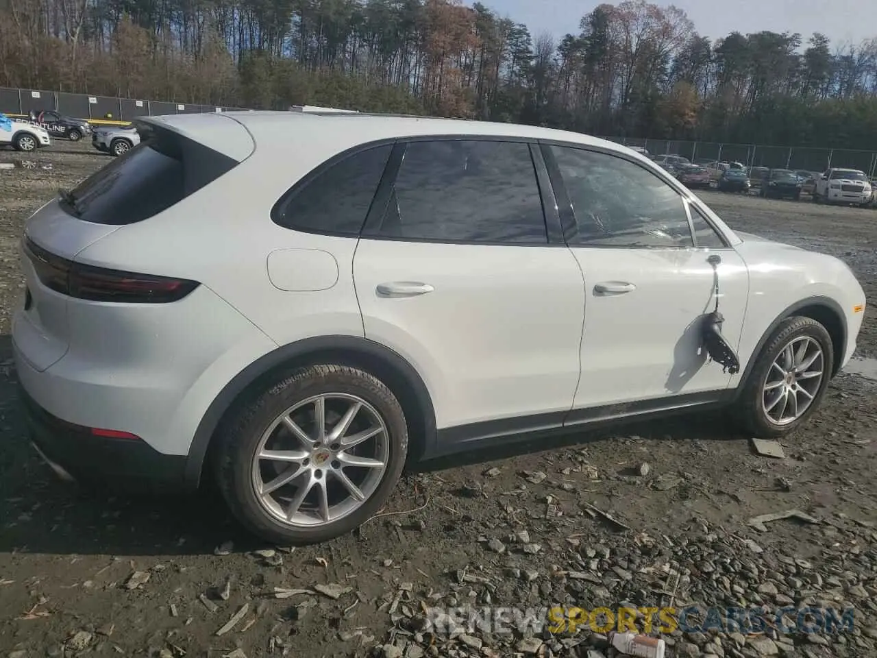 3 fotografías del automóvil dañado WP1AA2AY3KDA05219 PORSCHE CAYENNE 2019