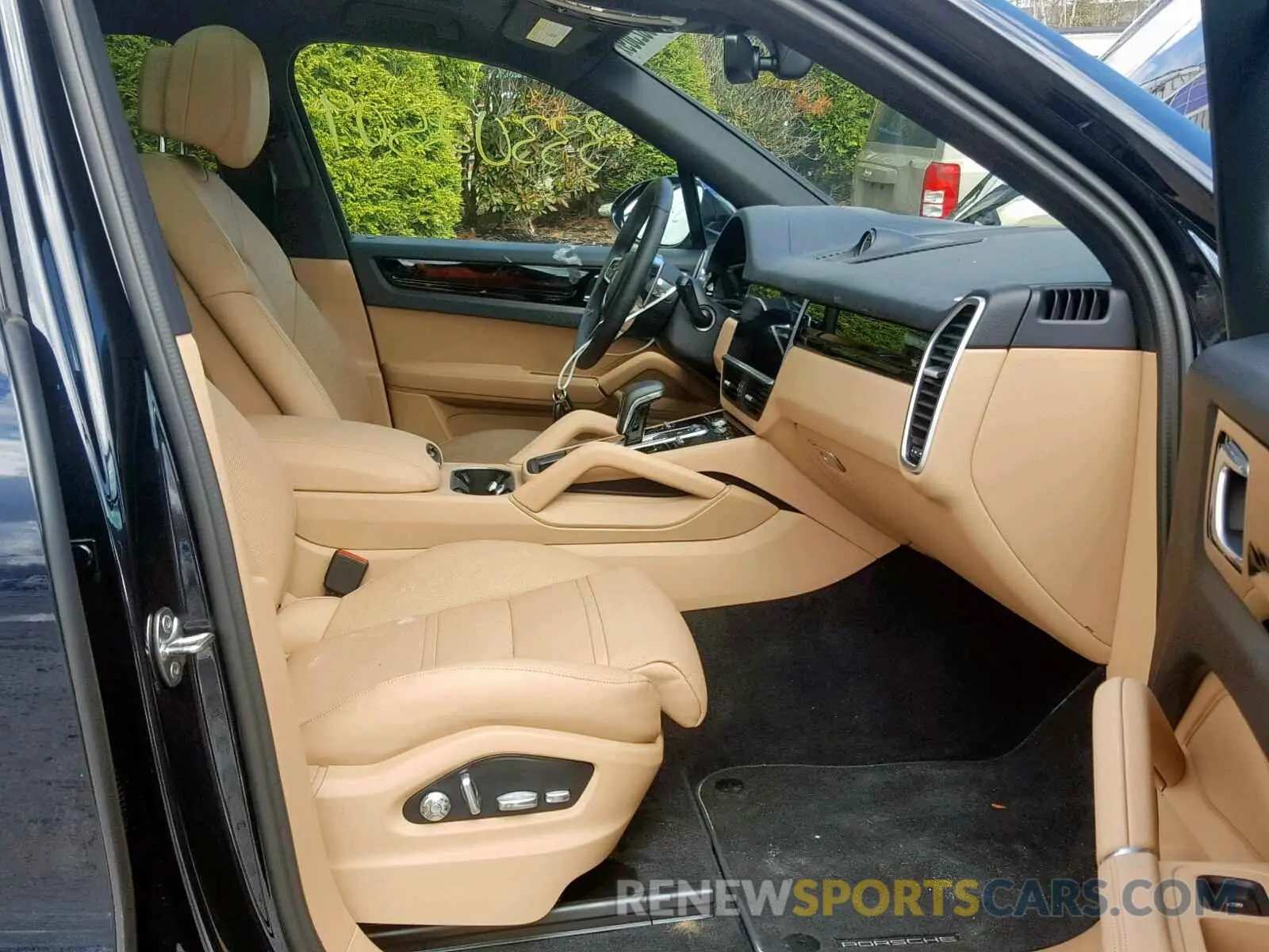 5 fotografías del automóvil dañado WP1AA2AY4KDA04757 PORSCHE CAYENNE 2019