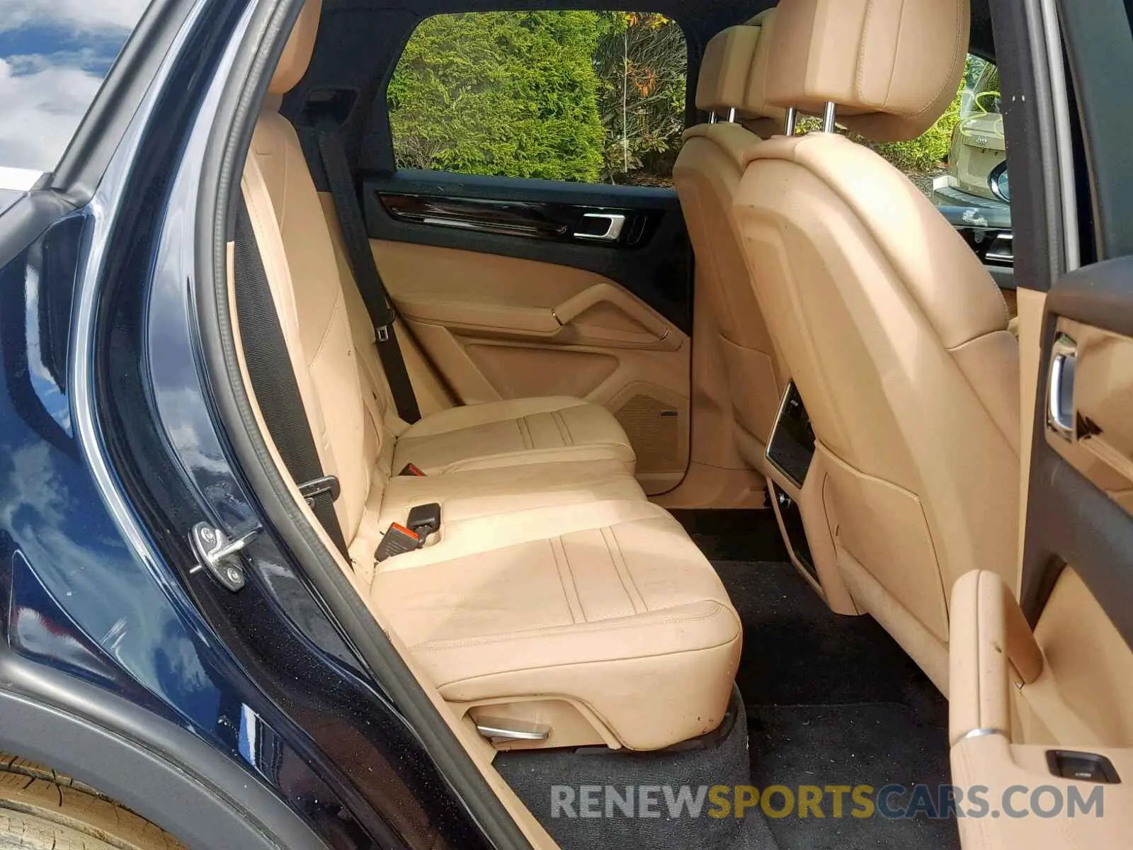6 fotografías del automóvil dañado WP1AA2AY4KDA04757 PORSCHE CAYENNE 2019