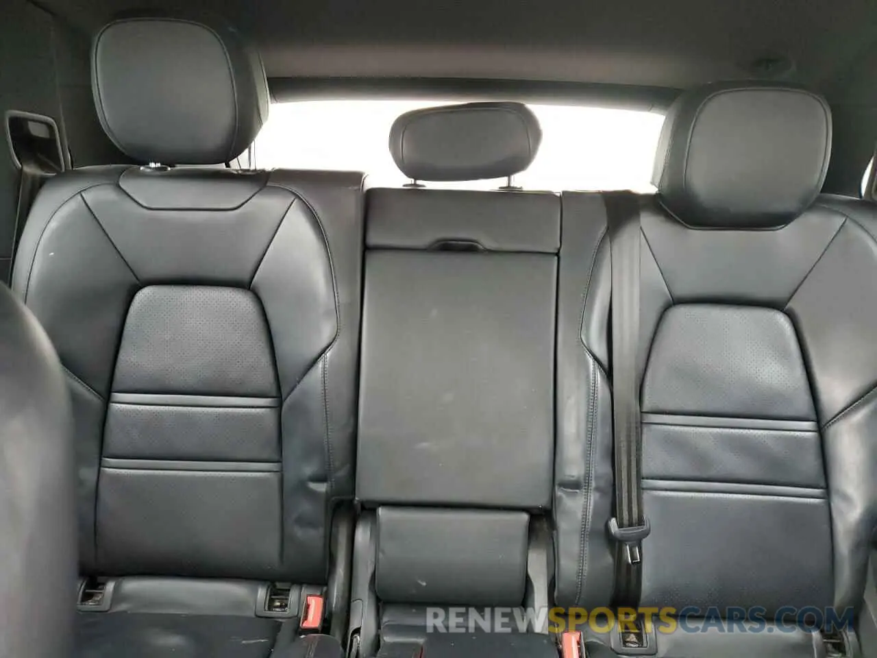 10 fotografías del automóvil dañado WP1AA2AY5KDA17002 PORSCHE CAYENNE 2019