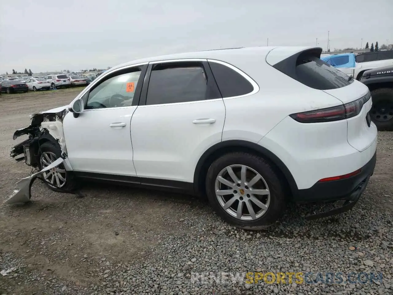 2 fotografías del automóvil dañado WP1AA2AY6KDA15498 PORSCHE CAYENNE 2019