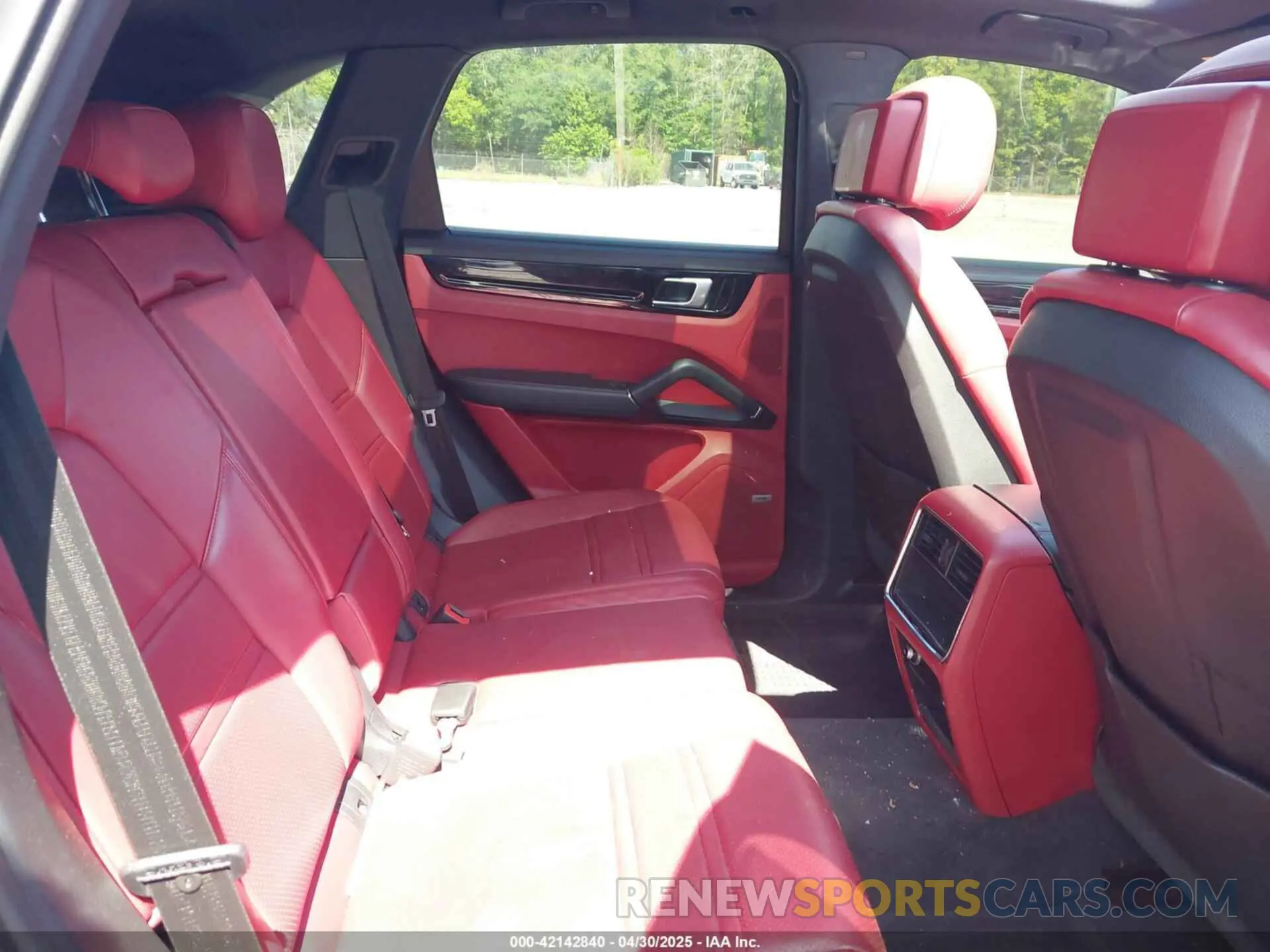 8 fotografías del automóvil dañado WP1AA2AY7KDA05496 PORSCHE CAYENNE 2019
