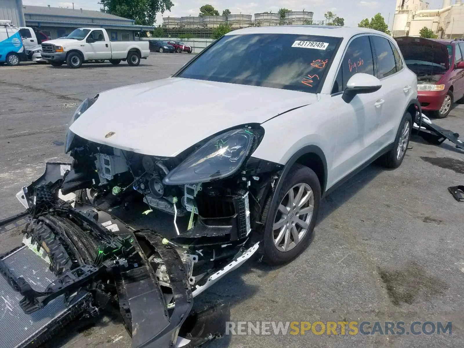 2 fotografías del automóvil dañado WP1AA2AYXKDA07730 PORSCHE CAYENNE 2019