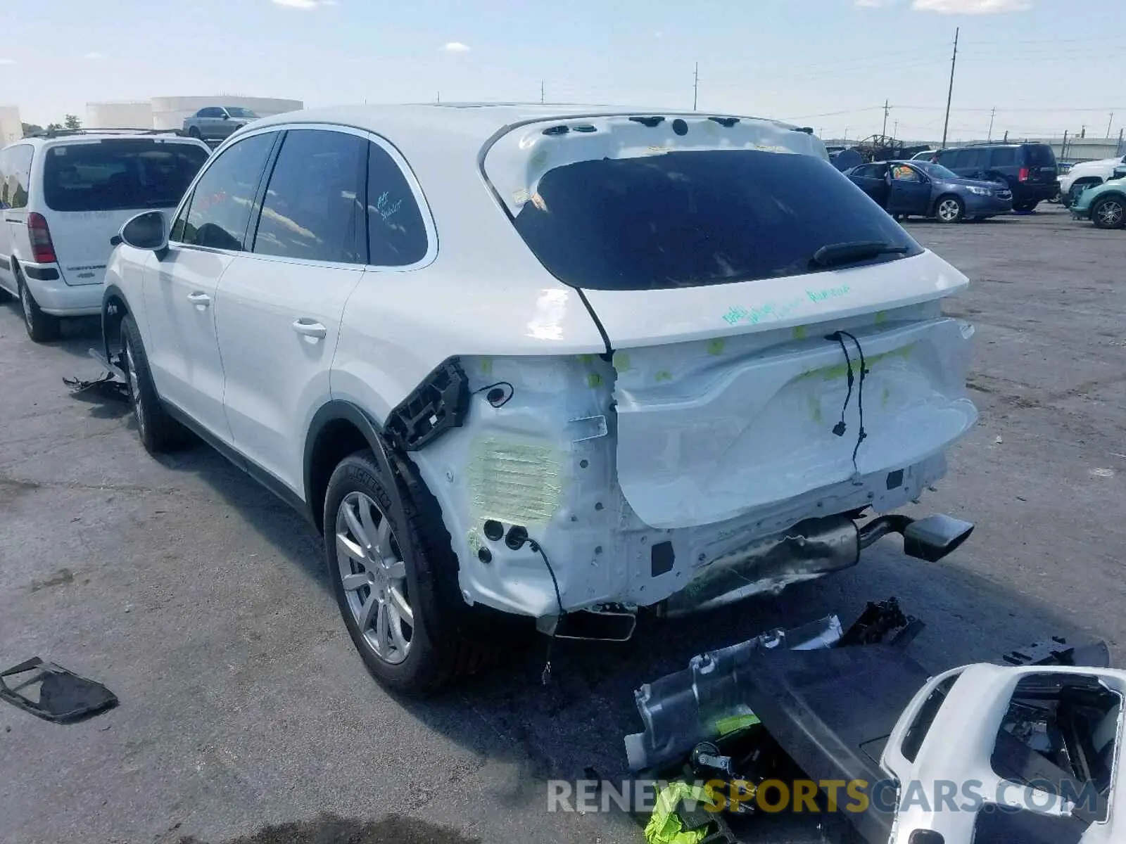 3 fotografías del automóvil dañado WP1AA2AYXKDA07730 PORSCHE CAYENNE 2019