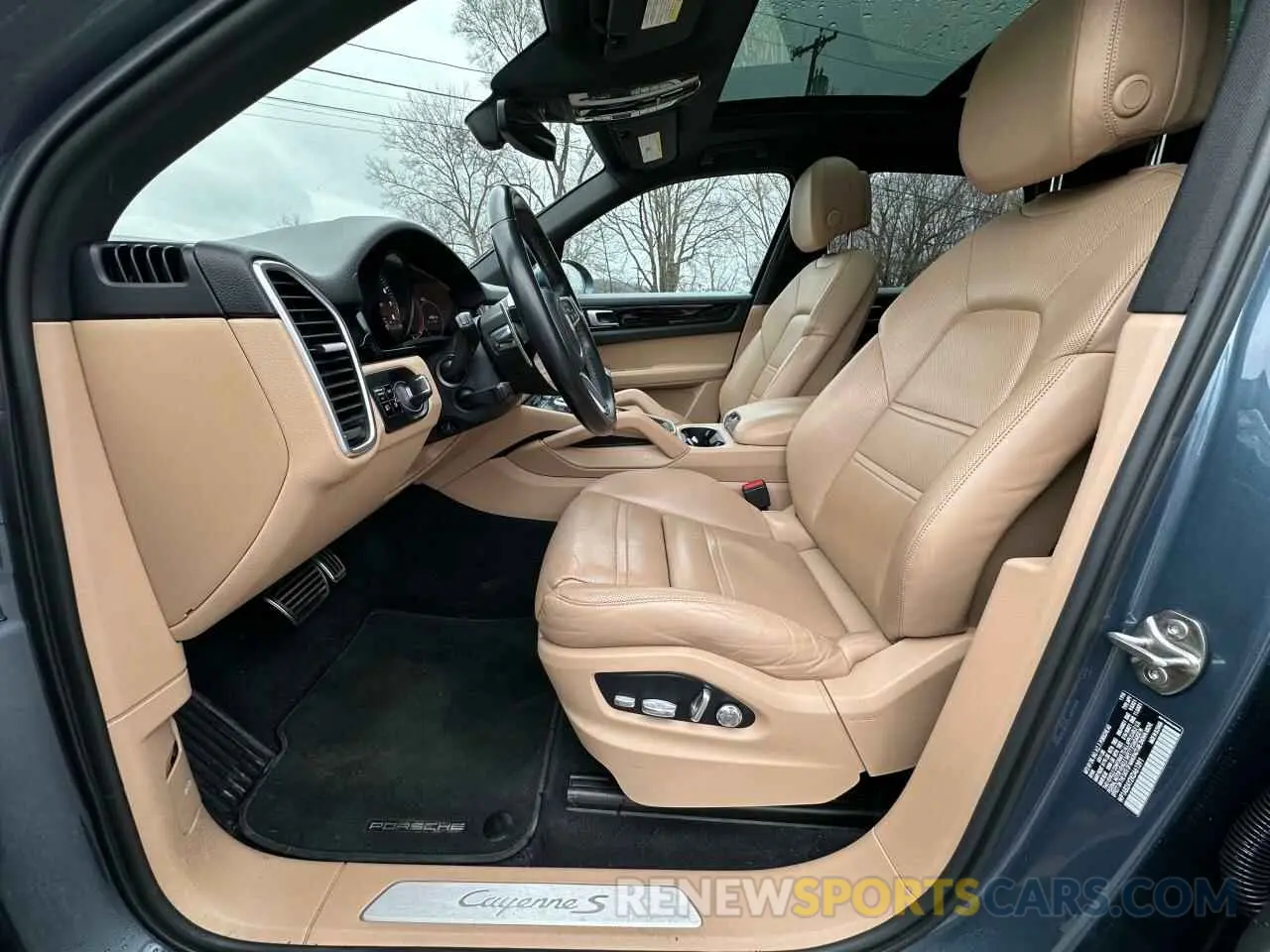12 fotografías del automóvil dañado WP1AB2AY2KDA61391 PORSCHE CAYENNE 2019
