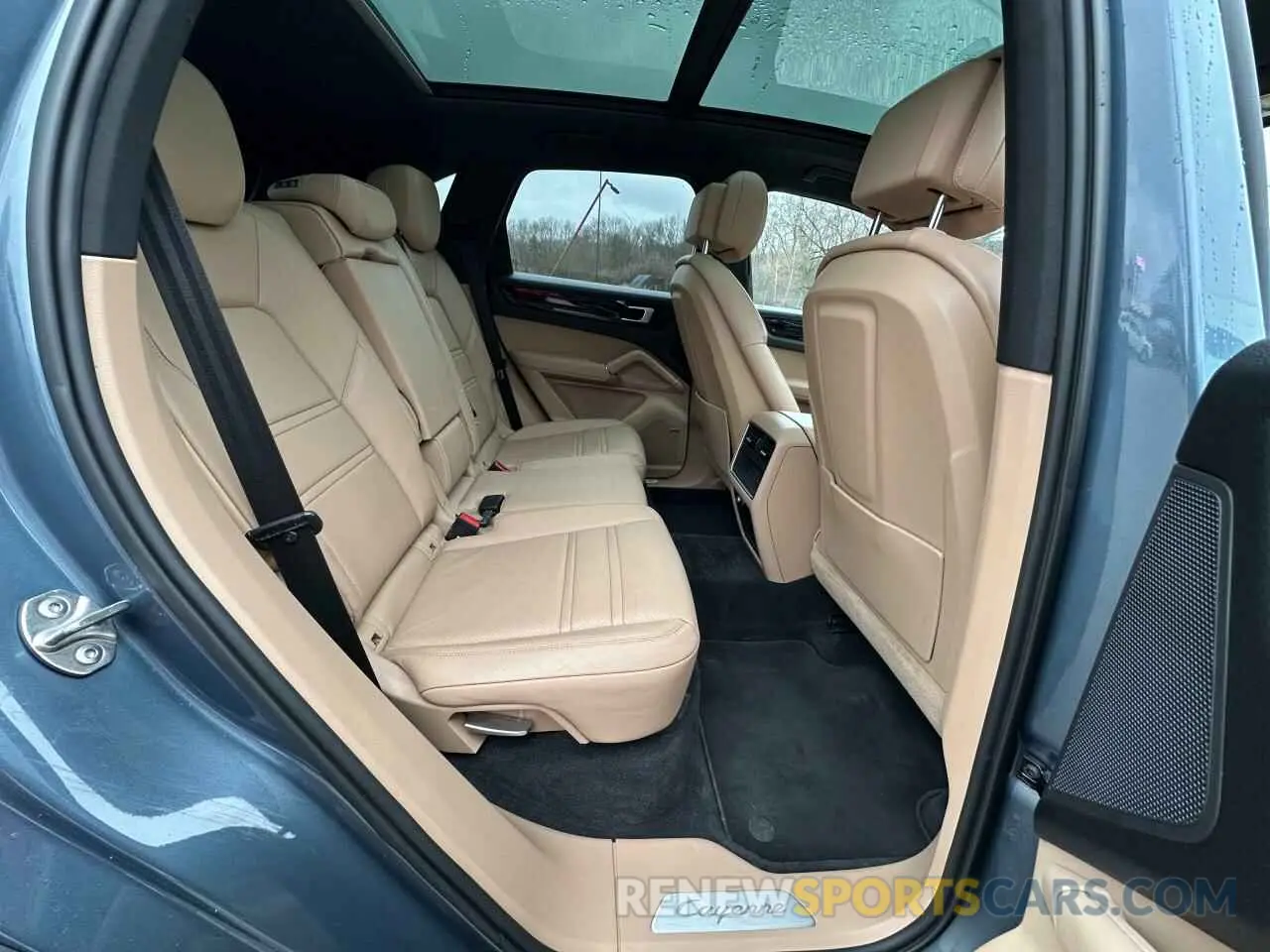 6 fotografías del automóvil dañado WP1AB2AY2KDA61391 PORSCHE CAYENNE 2019
