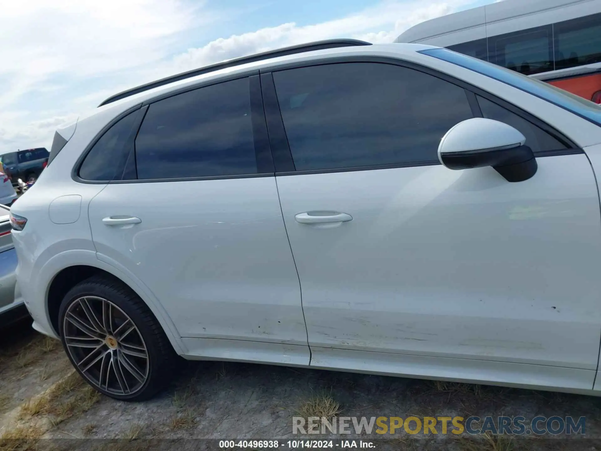 12 fotografías del automóvil dañado WP1AB2AY5KDA64026 PORSCHE CAYENNE 2019