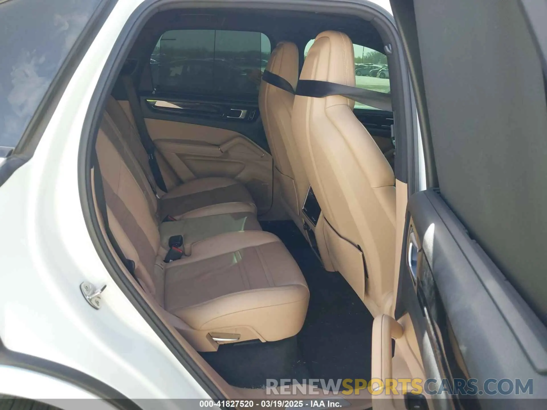 8 fotografías del automóvil dañado WP1AB2AY7KDA64786 PORSCHE CAYENNE 2019