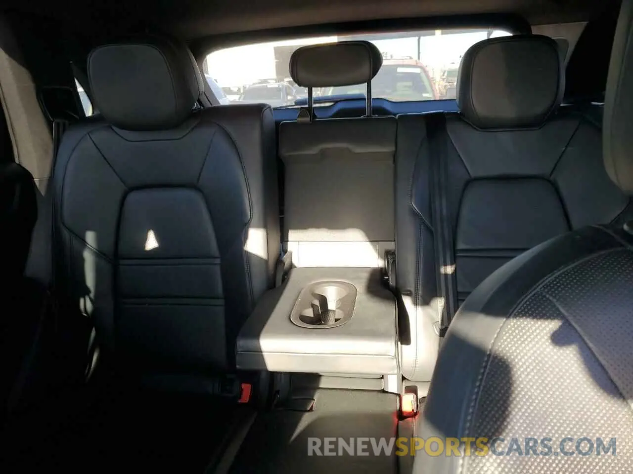10 fotografías del automóvil dañado WP1AE2AY1KDA51233 PORSCHE CAYENNE 2019