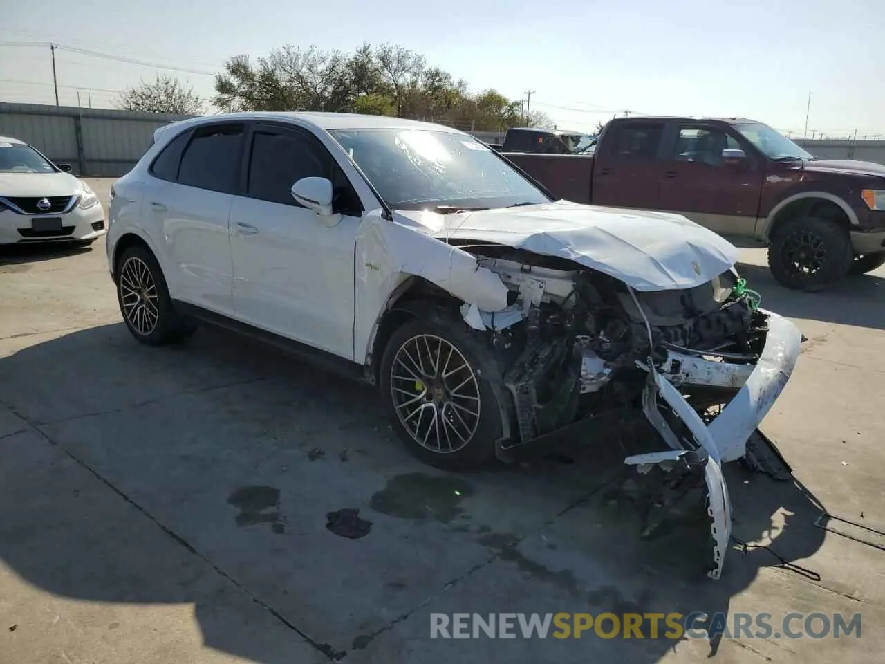 4 fotografías del automóvil dañado WP1AE2AY5KDA50280 PORSCHE CAYENNE 2019