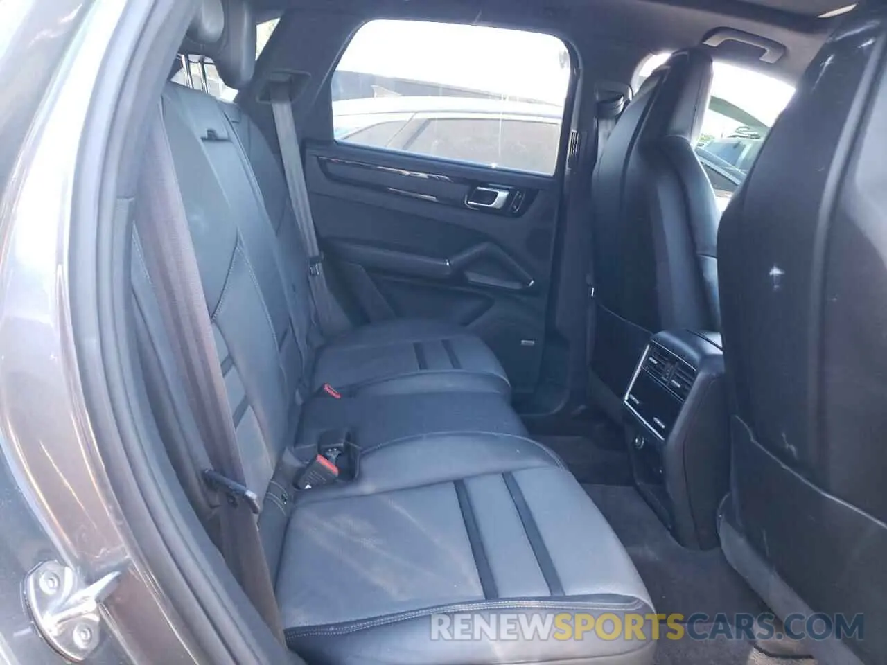 11 fotografías del automóvil dañado WP1AE2AY7KDA50488 PORSCHE CAYENNE 2019