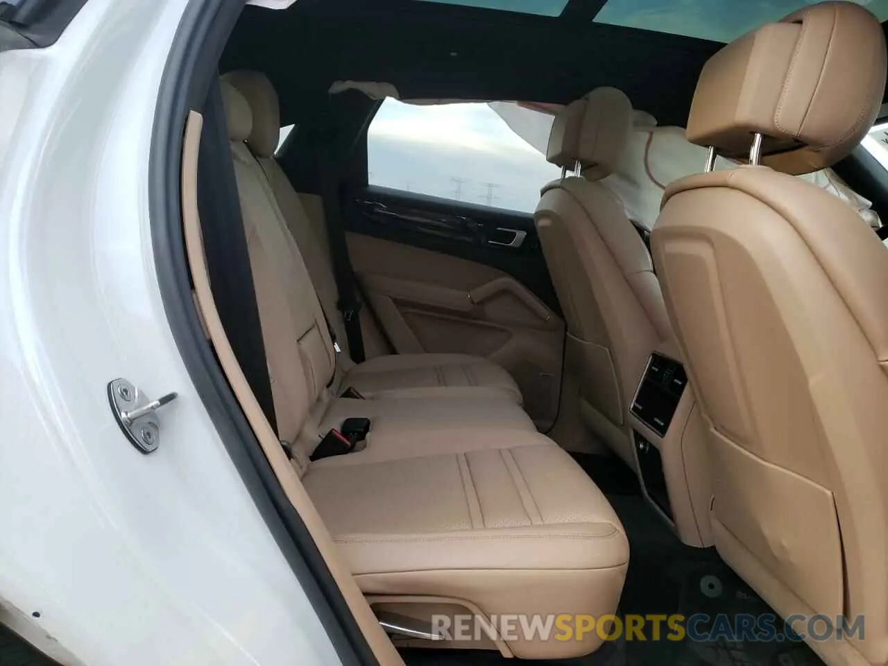 6 fotografías del automóvil dañado WP1AE2AY7KDA51964 PORSCHE CAYENNE 2019
