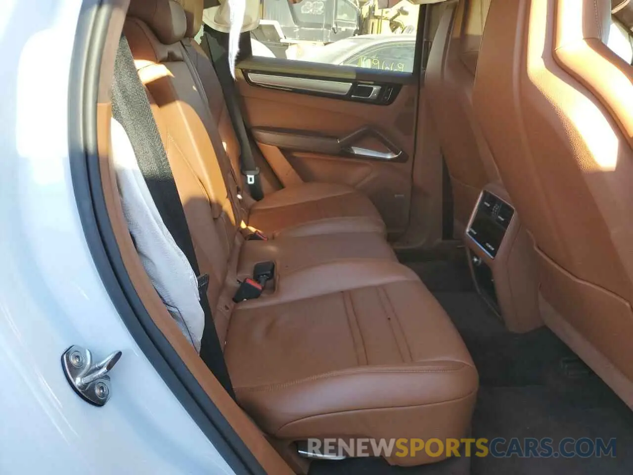 6 fotografías del automóvil dañado WP1AF2AY7KDA81141 PORSCHE CAYENNE 2019
