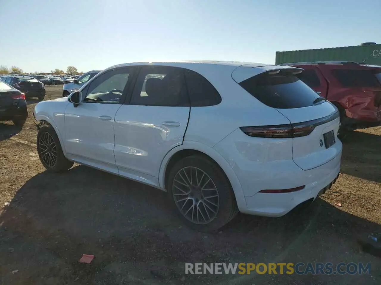 2 fotografías del automóvil dañado WP1AA2AY2LDA03544 PORSCHE CAYENNE 2020