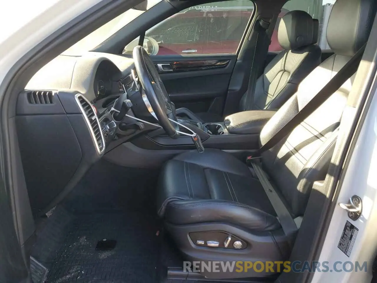 7 fotografías del automóvil dañado WP1AA2AY2LDA03544 PORSCHE CAYENNE 2020