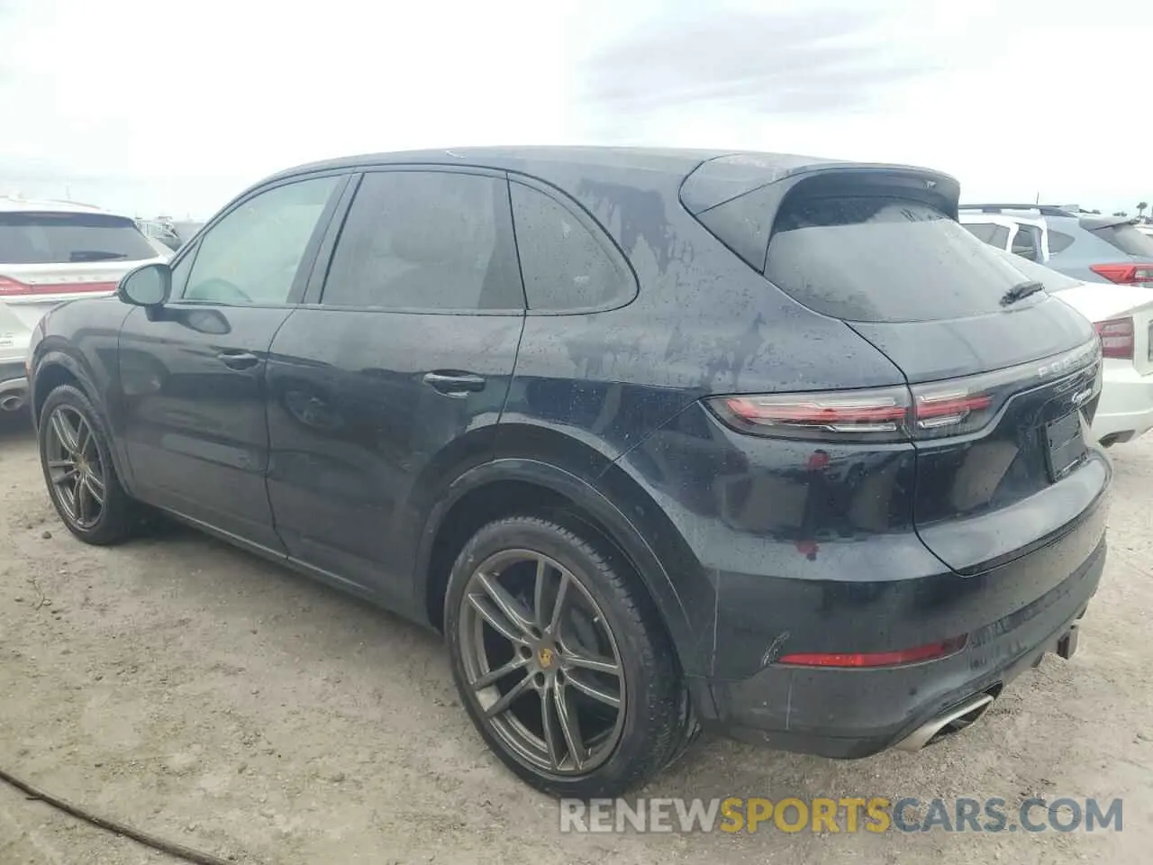 2 fotografías del automóvil dañado WP1AA2AY2LDA05732 PORSCHE CAYENNE 2020