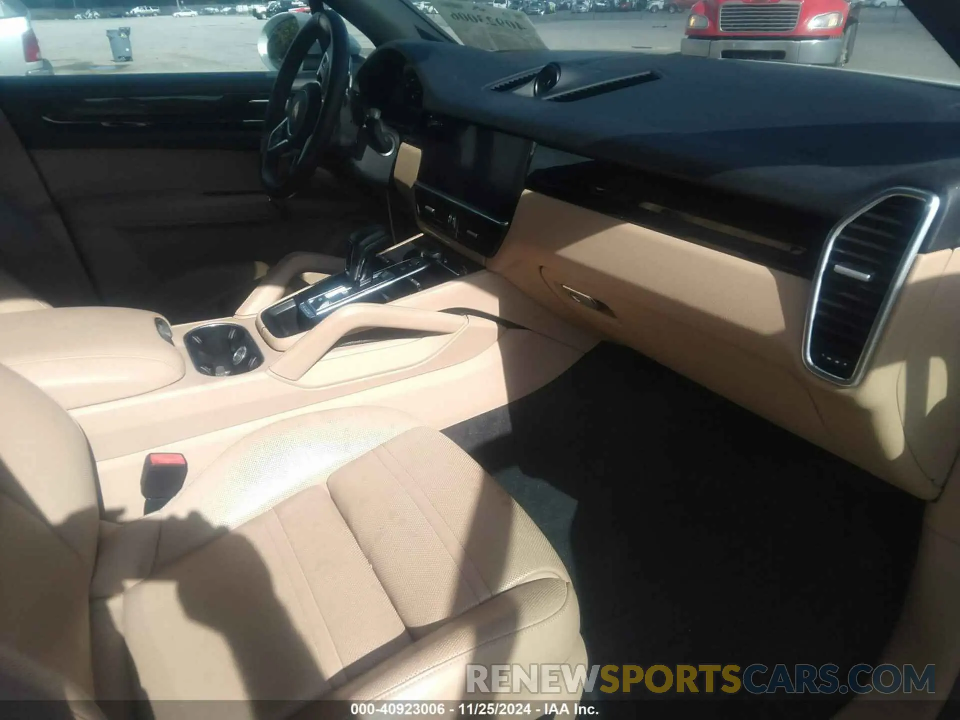 5 fotografías del automóvil dañado WP1AA2AY2LDA06573 PORSCHE CAYENNE 2020