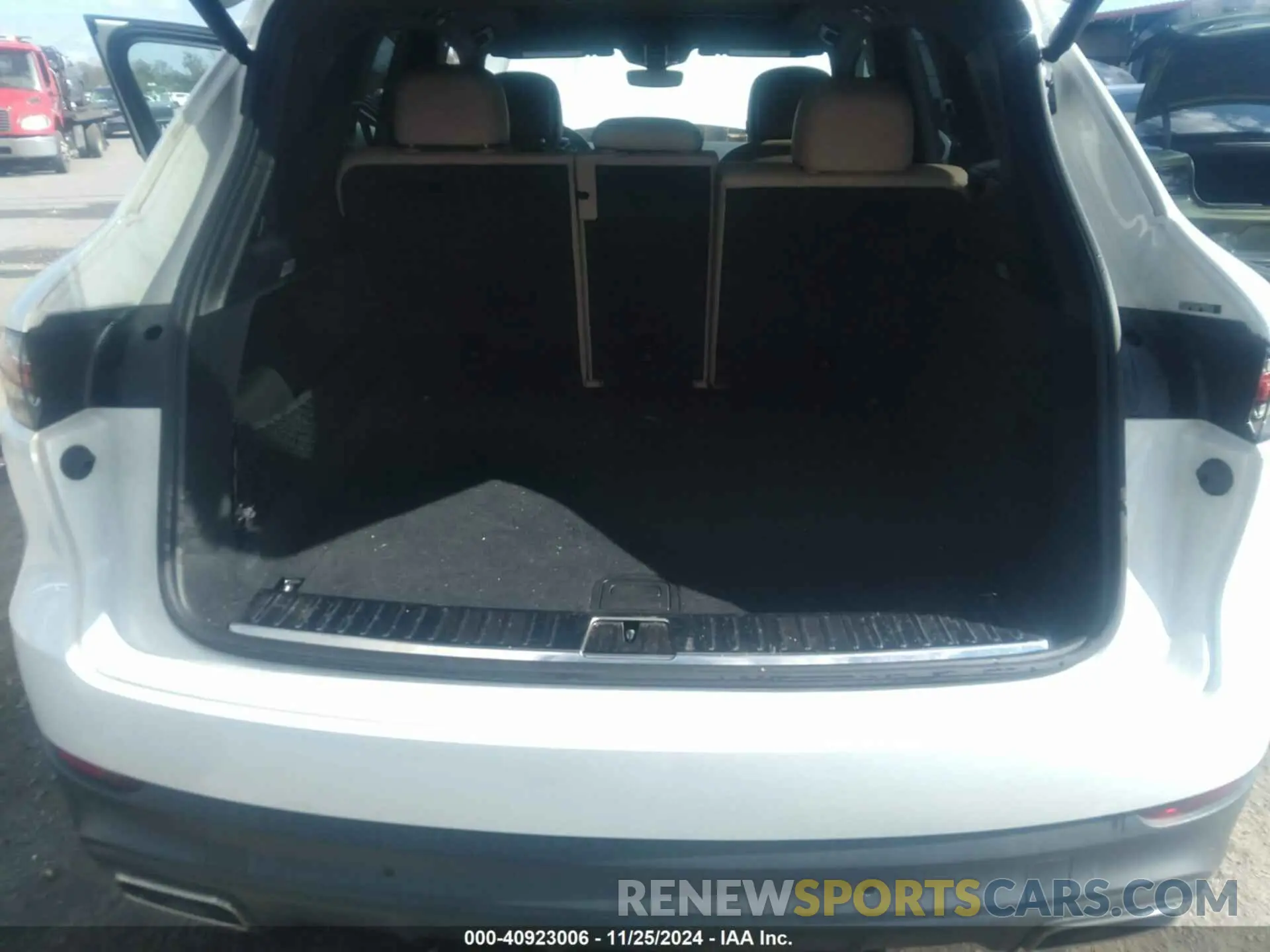 8 fotografías del automóvil dañado WP1AA2AY2LDA06573 PORSCHE CAYENNE 2020